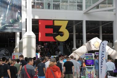  ,  E3   